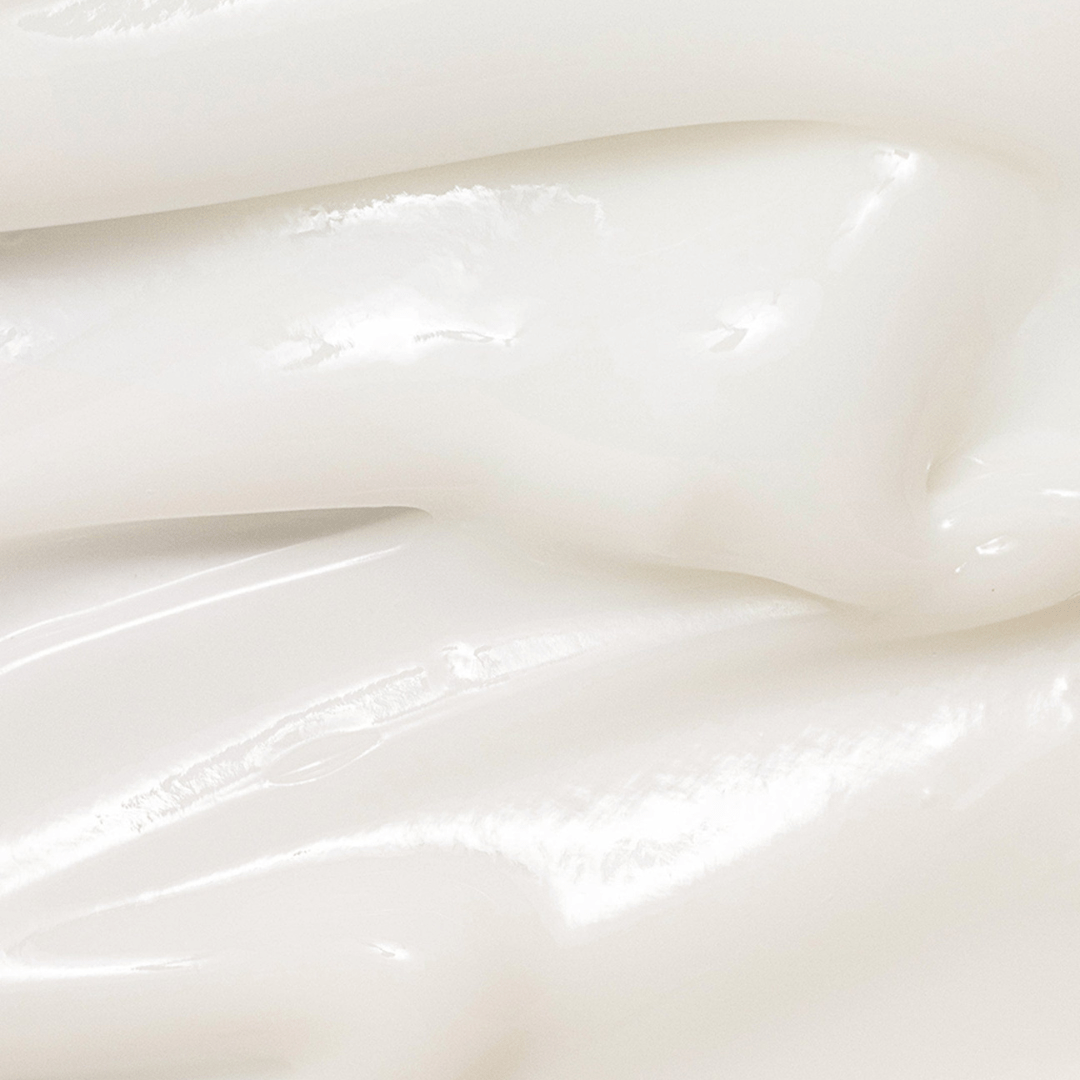 Dynasty Cream 50ml – rich moisturizing cream texture shot; silky, hydrating finish.