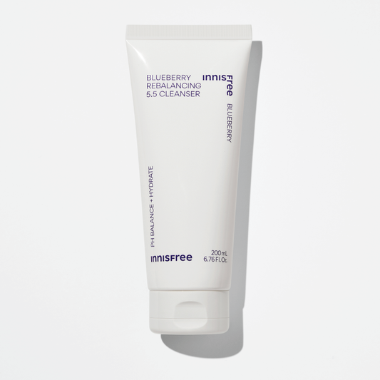 Innisfree Blueberry Rebalancing 5.5 Cleanser 200ml tube shown from the front