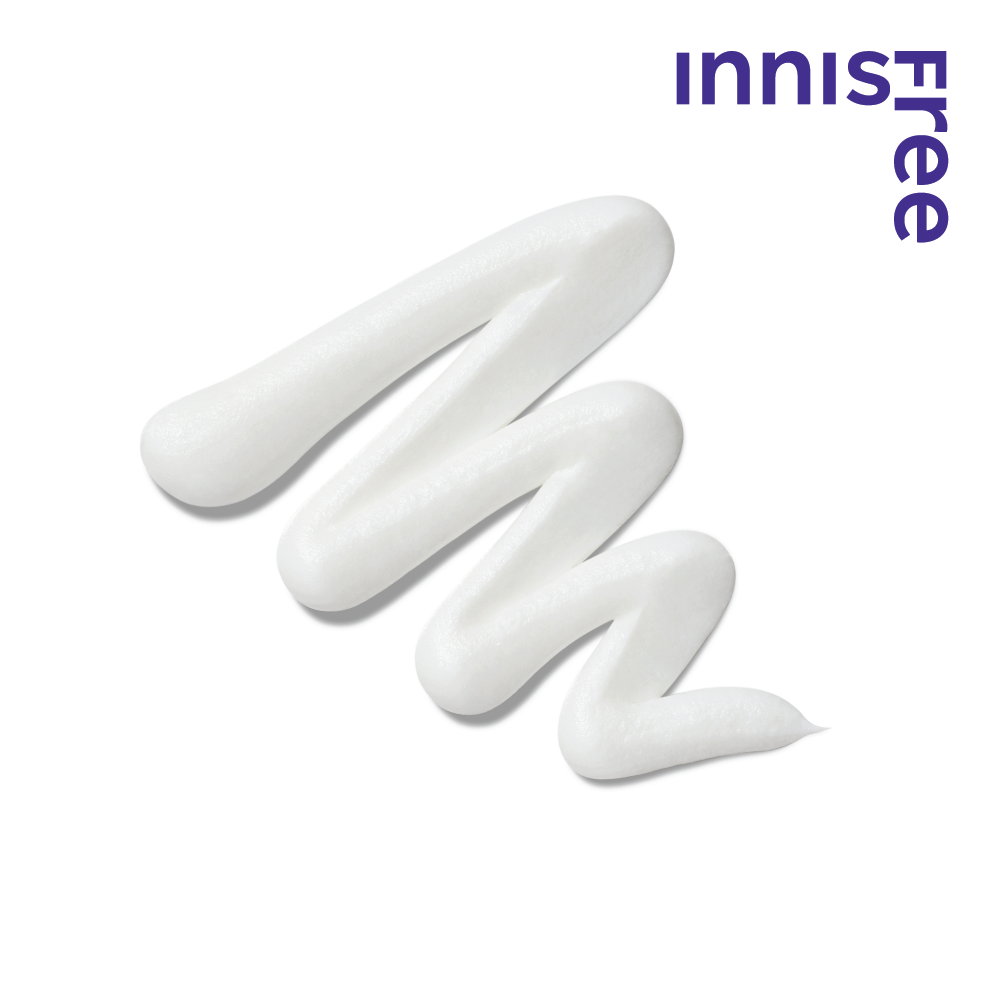 Creamy texture of Innisfree Blueberry Rebalancing 5.5 Cleanser